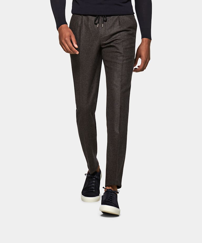 Brown Pleated Braddon Trousers | Wool Cashmere | Suitsupply Online Store