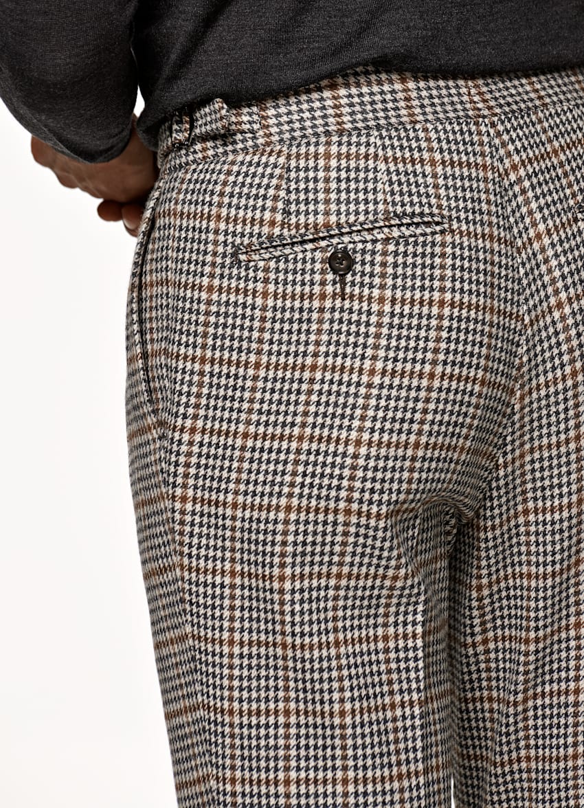 Brown Pleated Braddon Trousers | Wool Cashmere | Suitsupply Online Store